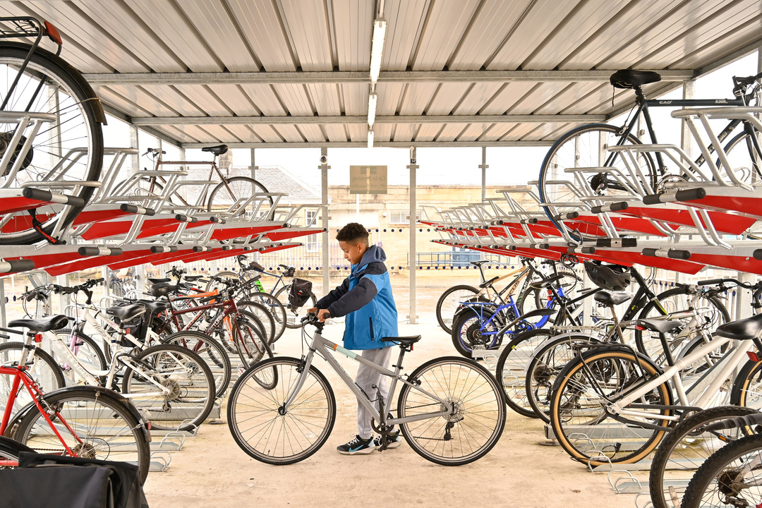 Access to bikes, parking and storage
